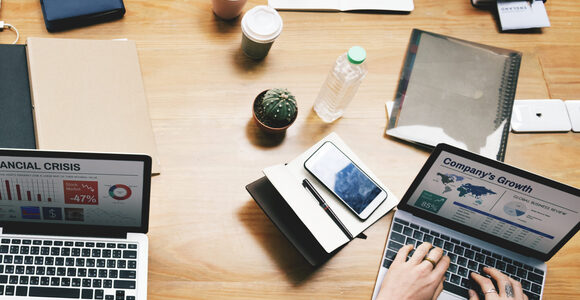 business-people-working-laptop